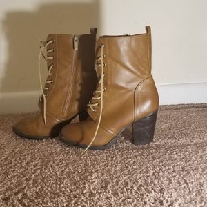 Light brown heel boots